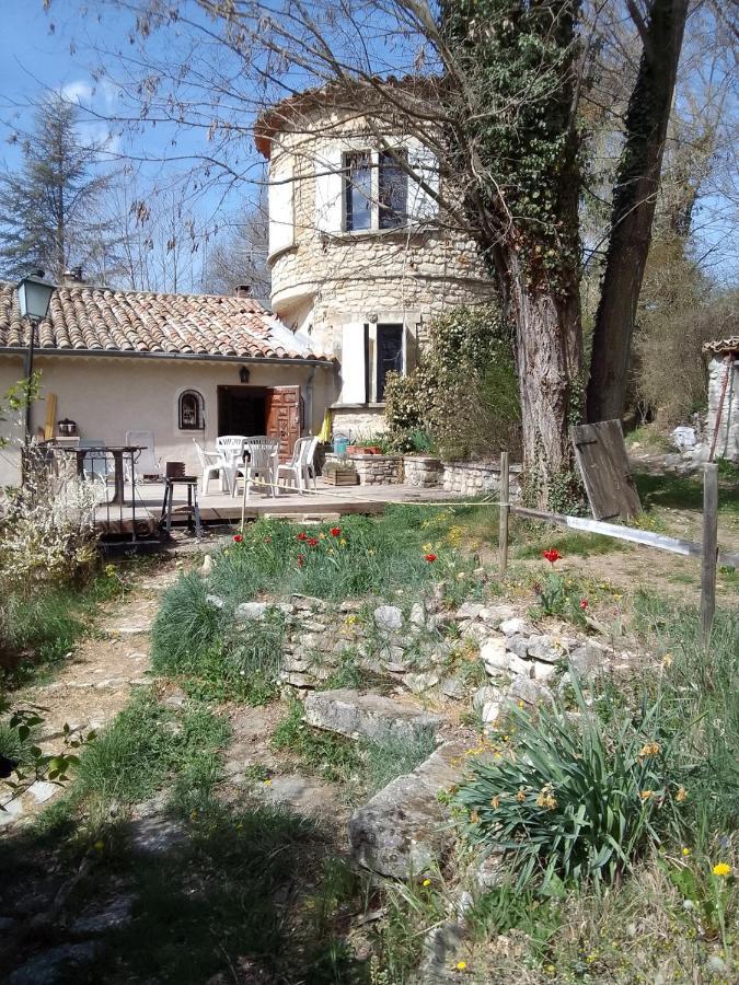 Les Favouilles - Gite & Chambres D Hotes Dauphin Kültér fotó